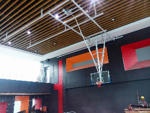 北京體育館電動(dòng)懸空籃球架安裝
